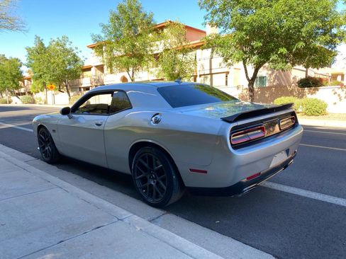 Used 2019 Dodge Challenger R/T image 13