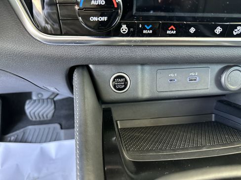 Used 2023 Nissan Rogue SL w/ SL Premium Package AWD/4WD image 17