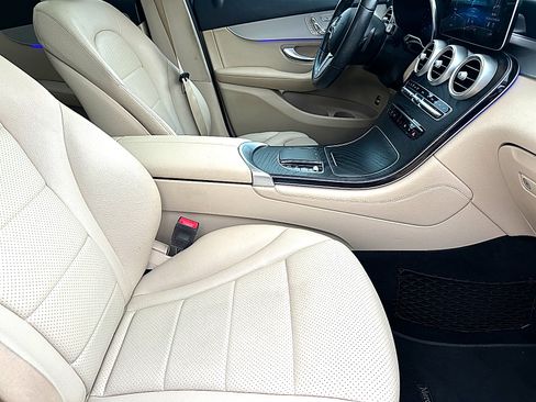 Used 2020 Mercedes-Benz GLC 300 image 35