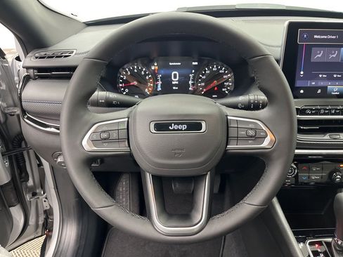 New 2026 Jeep Compass Latitude image 12