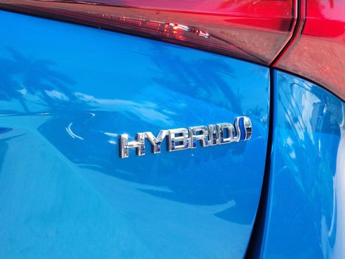 Used 2022 Toyota Prius LE image 7