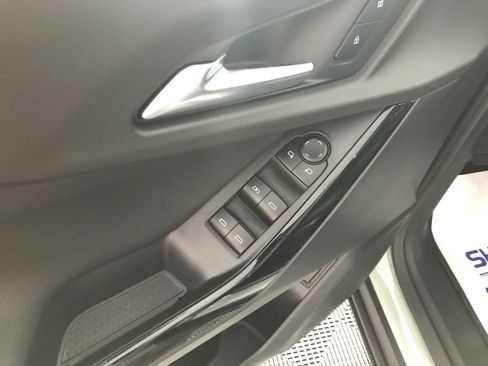 New 2026 Chevrolet Equinox LT w/ Convenience Package II image 10