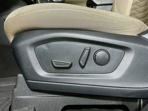 Used 2020 Ford Explorer XLT w/ Class III Trailer Tow Package image 22