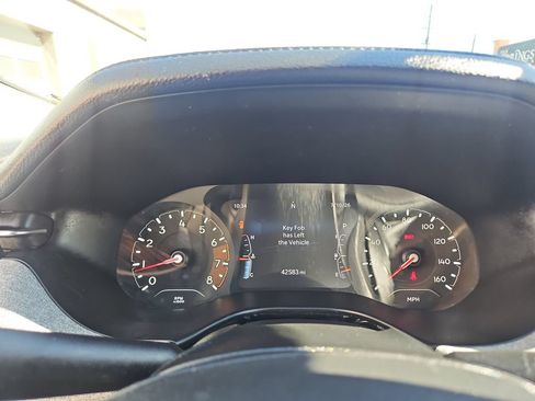 Used 2022 Jeep Compass Latitude w/ Sun and Sound Group AWD/4WD image 16