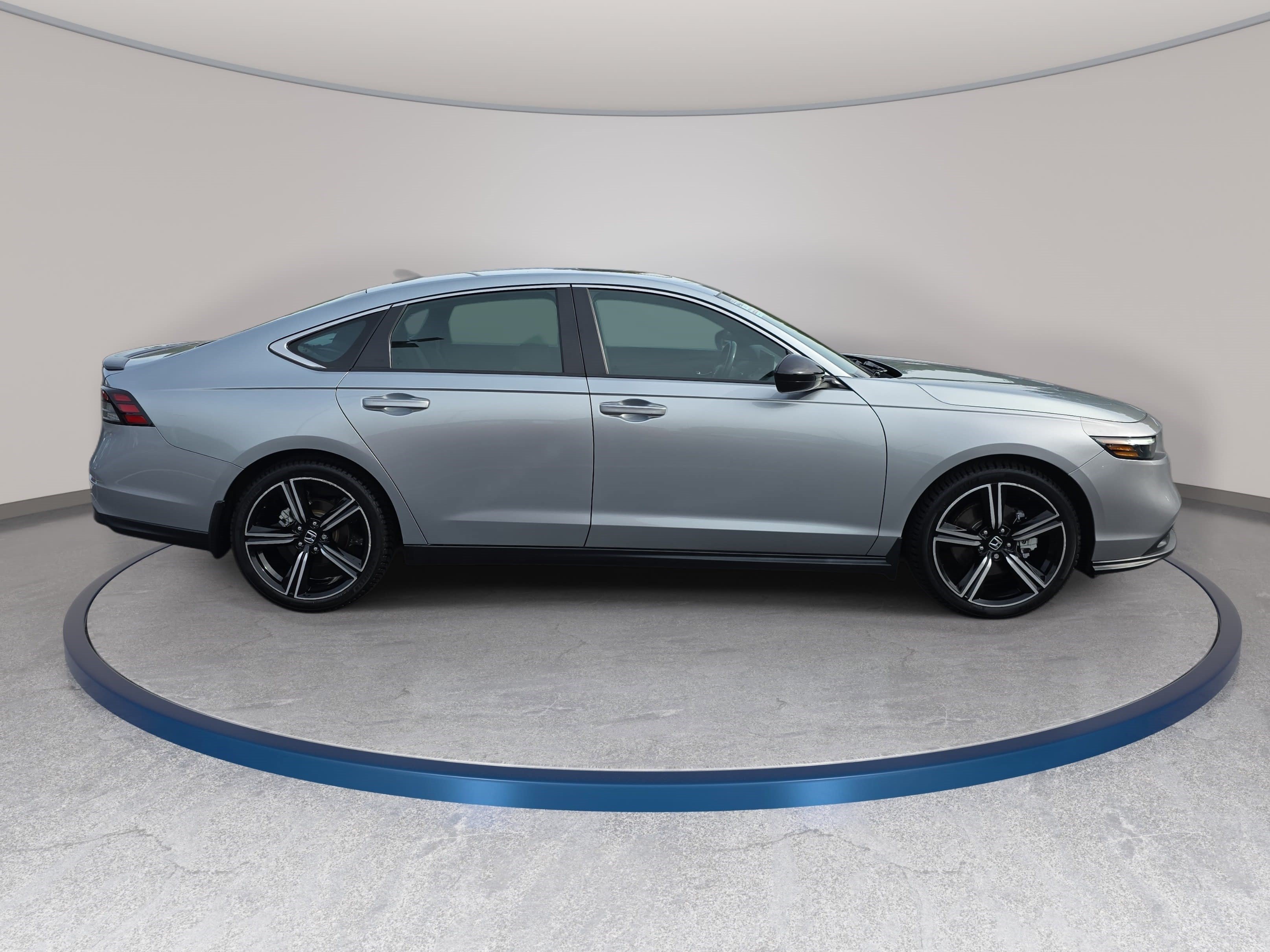 Used 2024 Honda Accord Sport image 4
