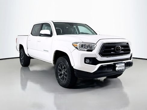 Used 2020 Toyota Tacoma SR5 RWD image 3