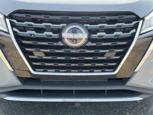Used 2024 Nissan Kicks SV w/ Exterior Package FWD image 7
