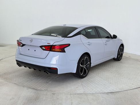 Used 2024 Nissan Altima 2.5 SR w/ SR Premium Package image 9