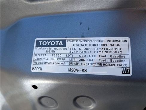 Used 2023 Toyota Corolla Cross XLE w/ Convenience Package FWD image 24