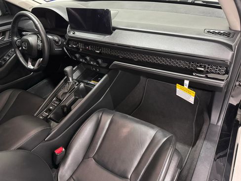 Used 2025 Honda Accord Touring image 10