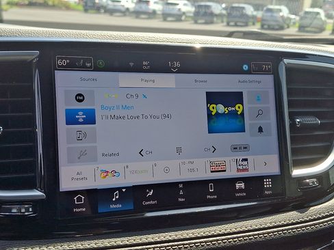 Used 2025 Chrysler Pacifica Limited FWD image 20