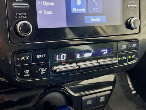 Used 2020 Toyota Prius LE FWD image 12