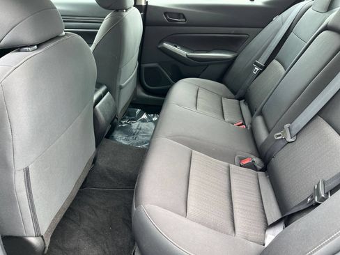 Used 2025 Nissan Altima 2.5 SV FWD image 29
