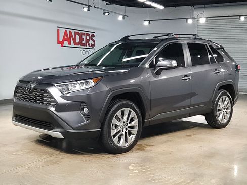 Used 2019 Toyota RAV4 Limited w/ Cold Weather Package FWD image 3