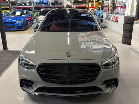Used 2022 Mercedes-Benz S 580 4MATIC Sedan image 3