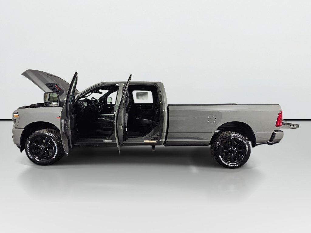 New 2026 RAM 2500 Laramie AWD/4WD image 11