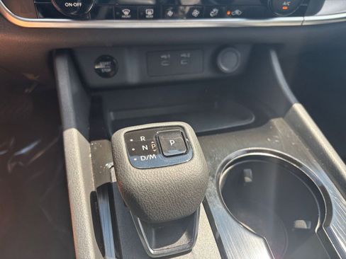 Used 2025 Nissan Rogue SV image 43