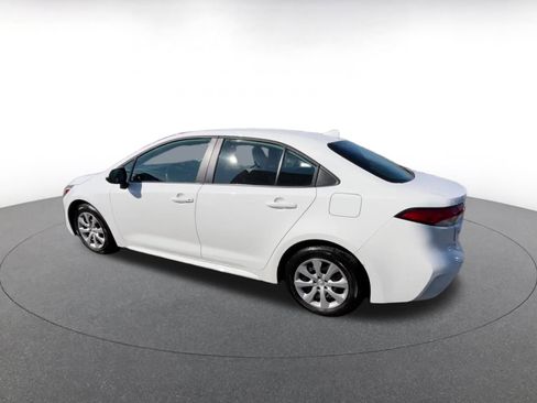 Used 2025 Toyota Corolla LE image 10