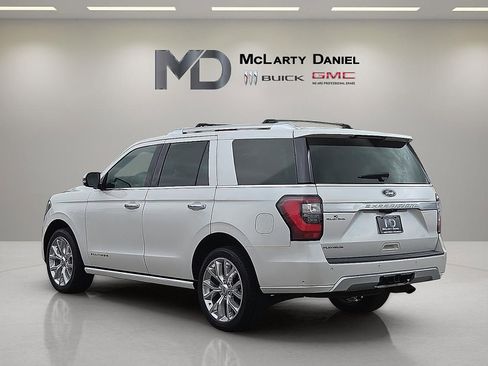 Used 2019 Ford Expedition Platinum RWD image 4
