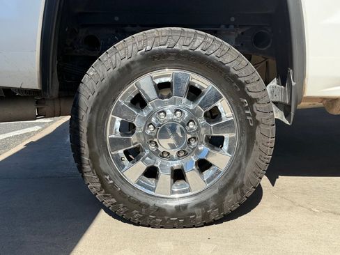 Used 2018 GMC Sierra 2500 Denali w/ Duramax Plus Package AWD/4WD image 53
