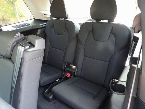 Certified 2025 Volvo XC90 T8 Plus w/ Protection Package Premier AWD/4WD image 18