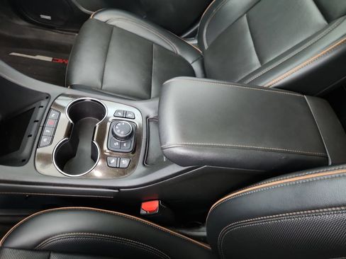 Used 2023 GMC Acadia AT4 w/ Preferred Package AWD/4WD image 32