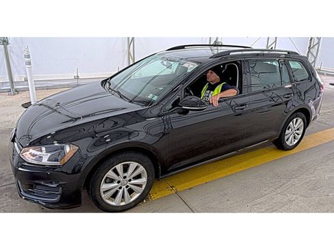 Used 2017 Volkswagen Golf S AWD/4WD image 8