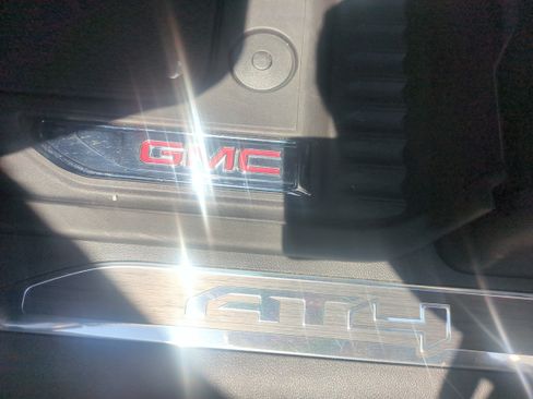 Used 2025 GMC Sierra 1500 AT4 w/ AT4 Premium Package AWD/4WD image 12