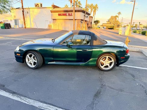 Used 2001 MAZDA MX-5 Miata LS image 14