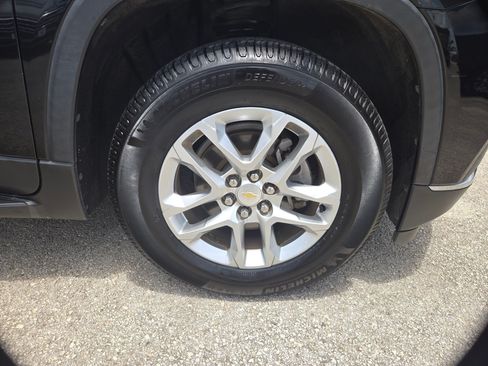 Used 2019 Chevrolet Traverse LT FWD image 28