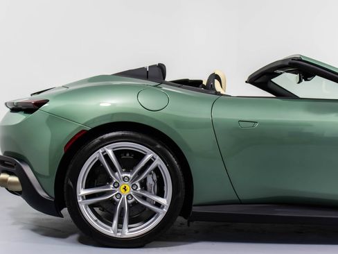 Certified 2024 Ferrari Roma Spider RWD image 17