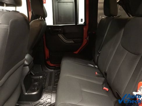 Used 2015 Jeep Wrangler Unlimited Sport w/ Quick Order Package 24S AWD/4WD image 31