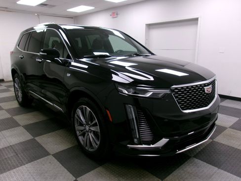 Used 2024 Cadillac XT6 Premium Luxury w/ Technology Package AWD/4WD image 16