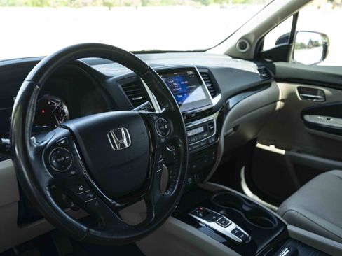 Used 2018 Honda Pilot Elite image 16