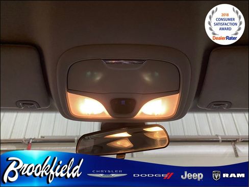 Used 2019 Jeep Cherokee Latitude Plus w/ Cold Weather Group AWD/4WD image 31