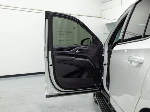 Used 2024 Cadillac Escalade V AWD/4WD image 30