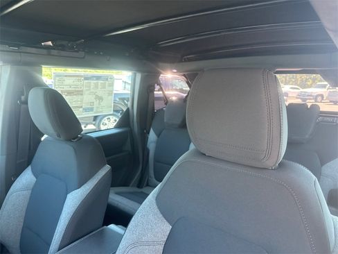 New 2025 Ford Bronco 4-Door image 17
