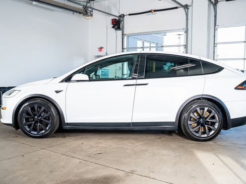Used 2022 Tesla Model X image 8
