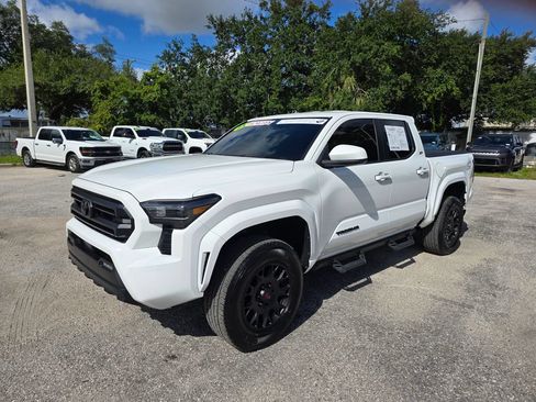 Used 2024 Toyota Tacoma SR5 AWD/4WD image 2