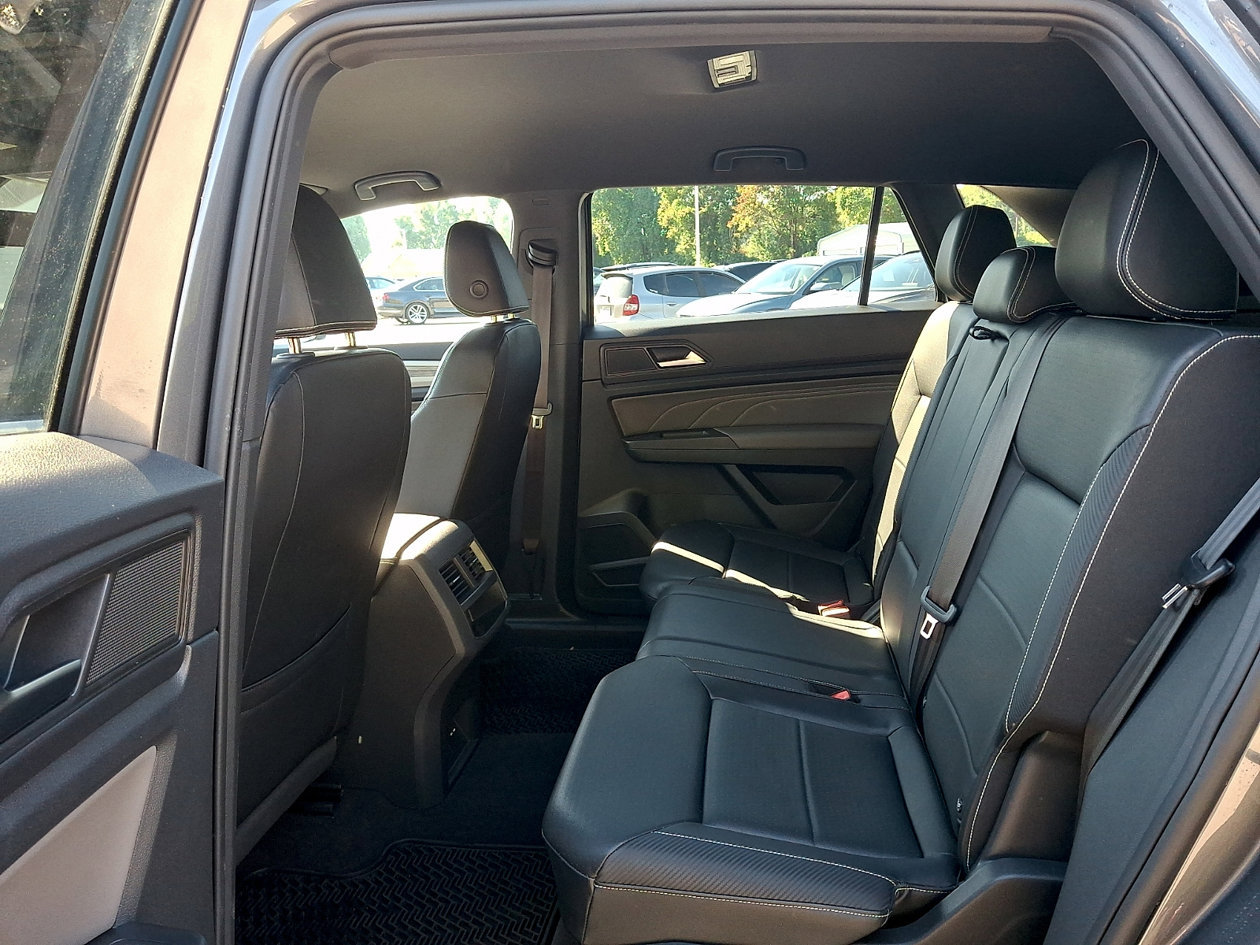 Certified 2022 Volkswagen Atlas Cross Sport SE AWD/4WD image 10