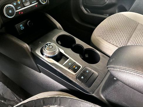 Used 2020 Ford Escape SE image 17