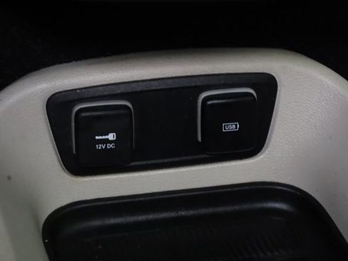 Used 2020 Chrysler Pacifica Touring-L image 26