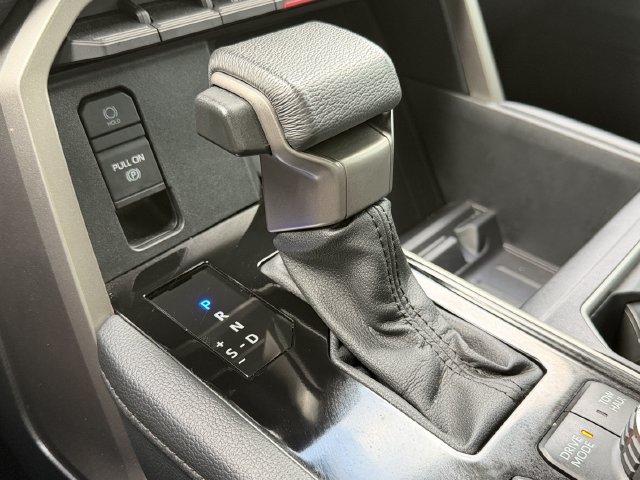 Used 2023 Toyota Tundra Limited w/ Power Package AWD/4WD image 18