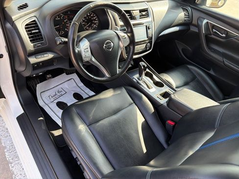 Used 2018 Nissan Altima 2.5 SR w/ SR Midnight Edition FWD image 10