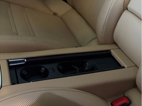 Used 2019 Porsche Panamera 4 AWD/4WD image 29