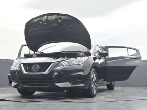 Used 2021 Nissan Versa SV FWD image 40