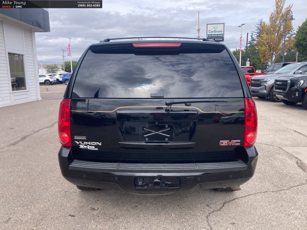 Used 2011 GMC Yukon SLT w/ SLT-2 Equipment Package AWD/4WD image 6