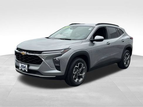 Certified 2024 Chevrolet Trax LT FWD image 24