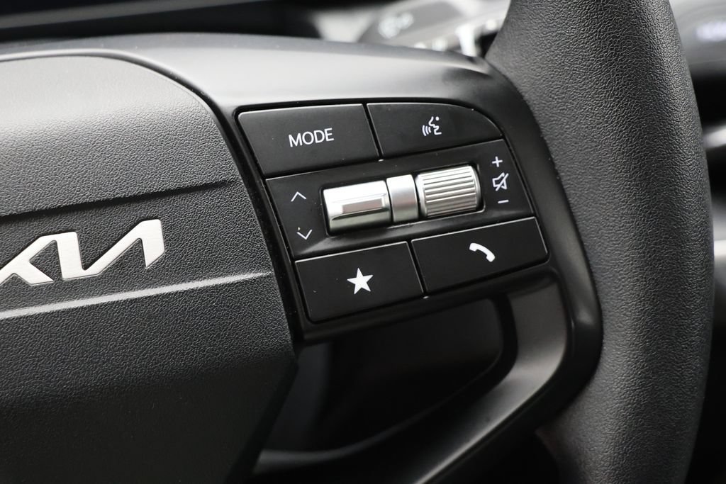 Used 2025 Kia K4 FWD image 18