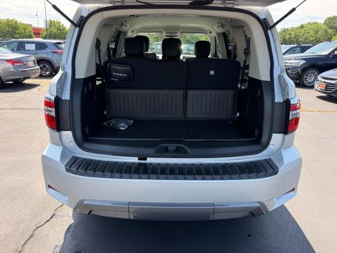 Used 2023 Nissan Armada SV AWD/4WD image 5